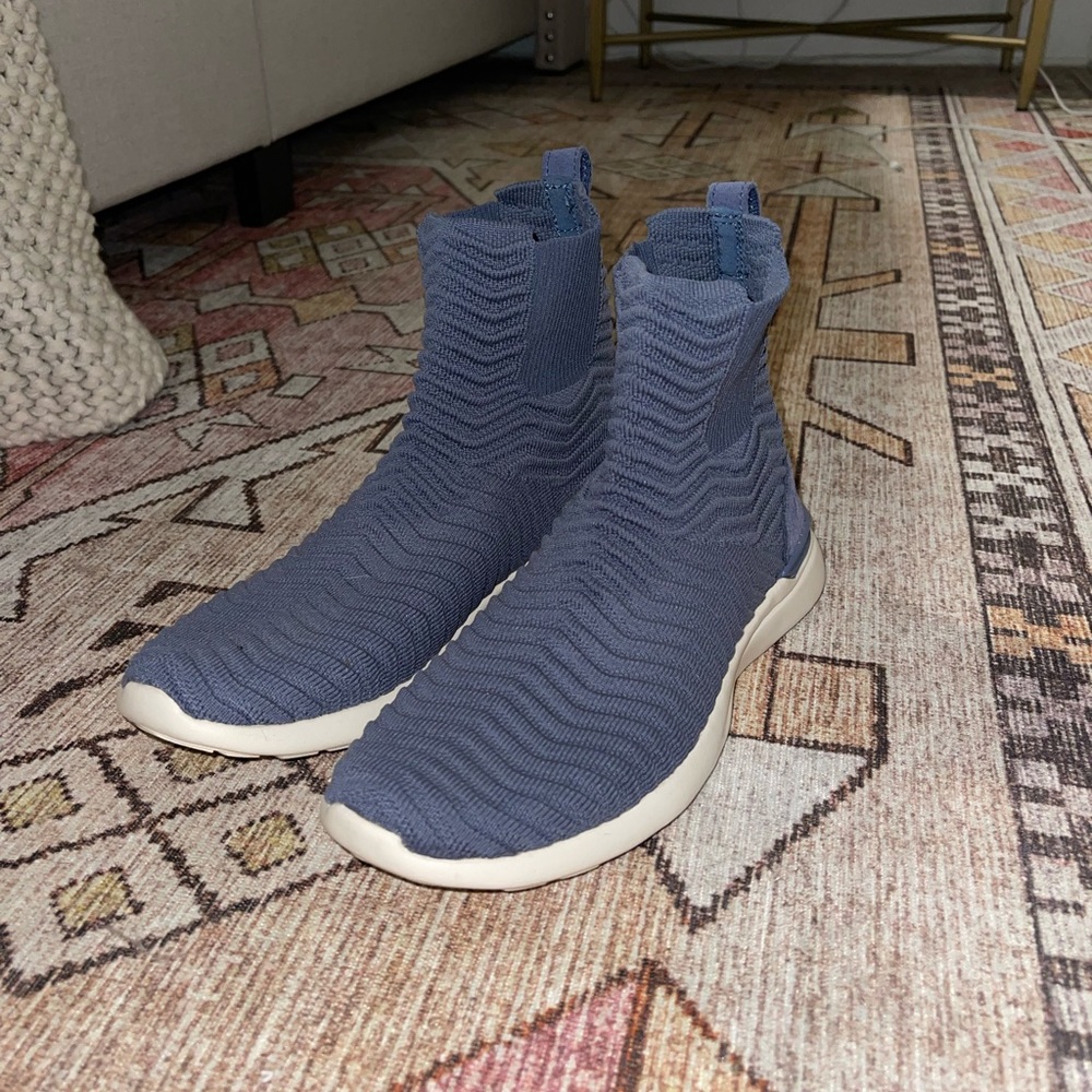 APL workout shoes
